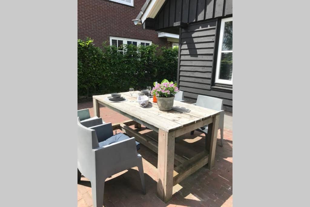 Uniek Houten Huis Nabij Bos En Plassen Hollandsche Rading Kültér fotó