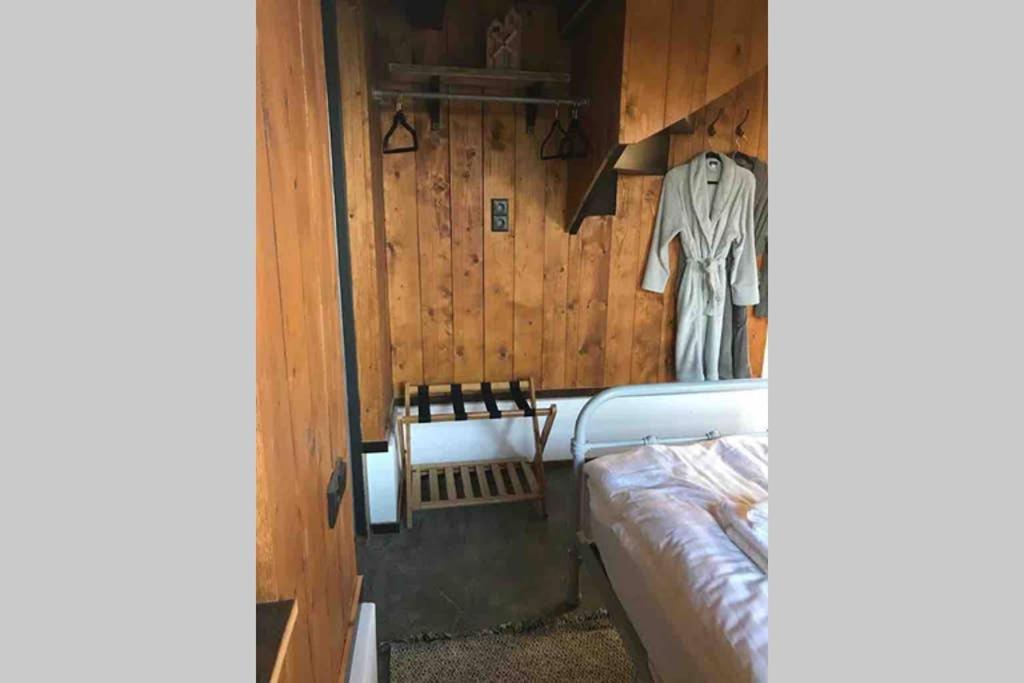 Uniek Houten Huis Nabij Bos En Plassen Hollandsche Rading Kültér fotó